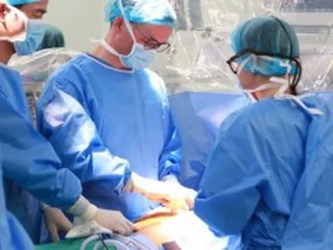 Việt Nam lần đầu thực hiện thành công ghép tim nhân tạo bán phần